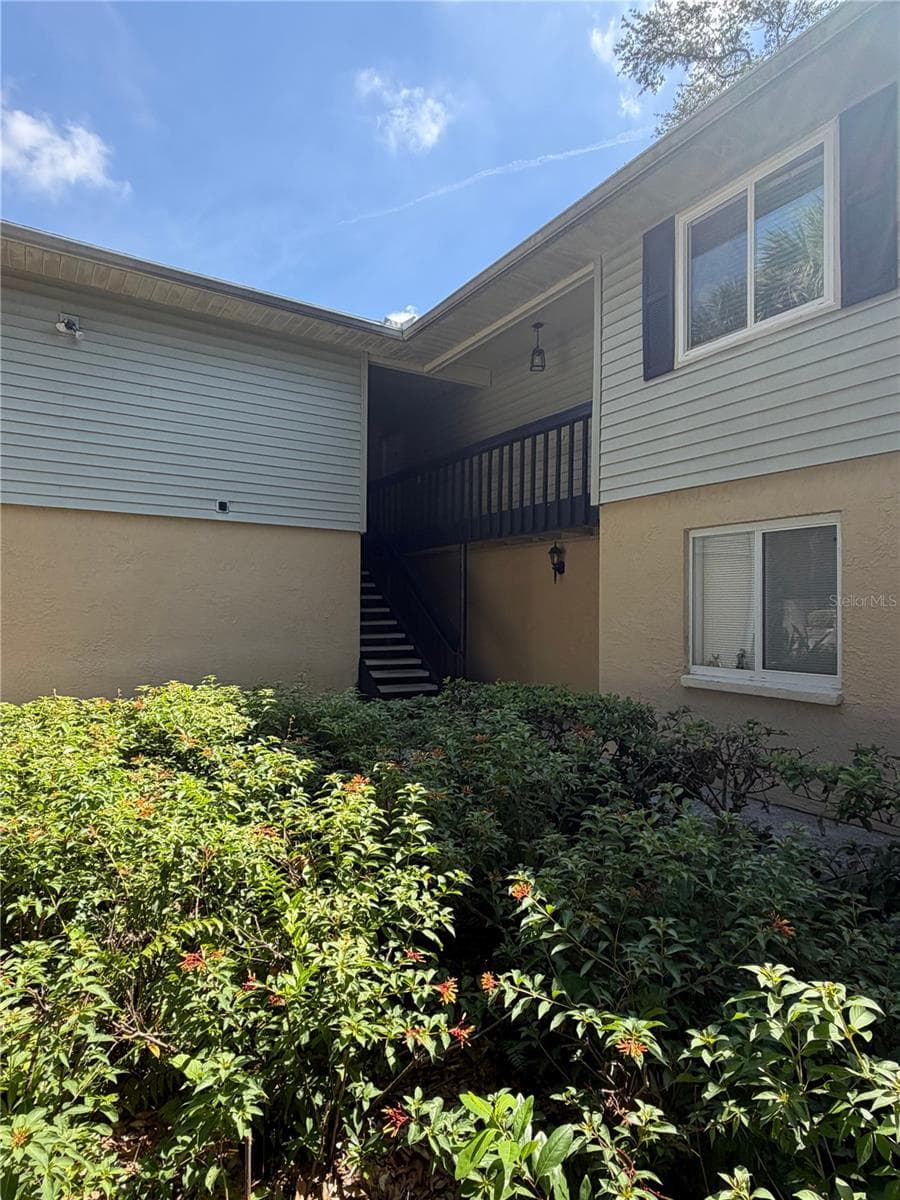 Condominium at 233 THORN TREE PL, BRANDON, photo 2 of 20