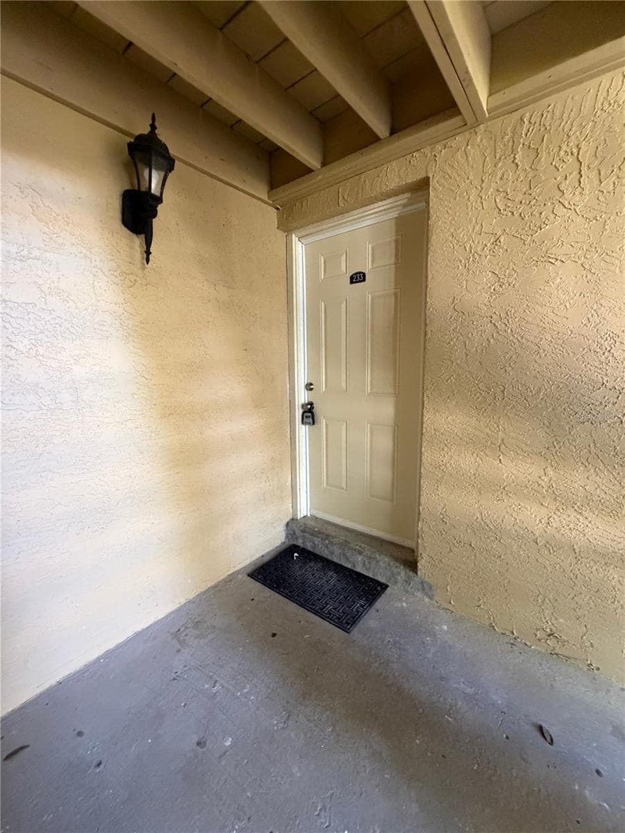 Condominium at 233 THORN TREE PL, BRANDON, photo 3 of 20