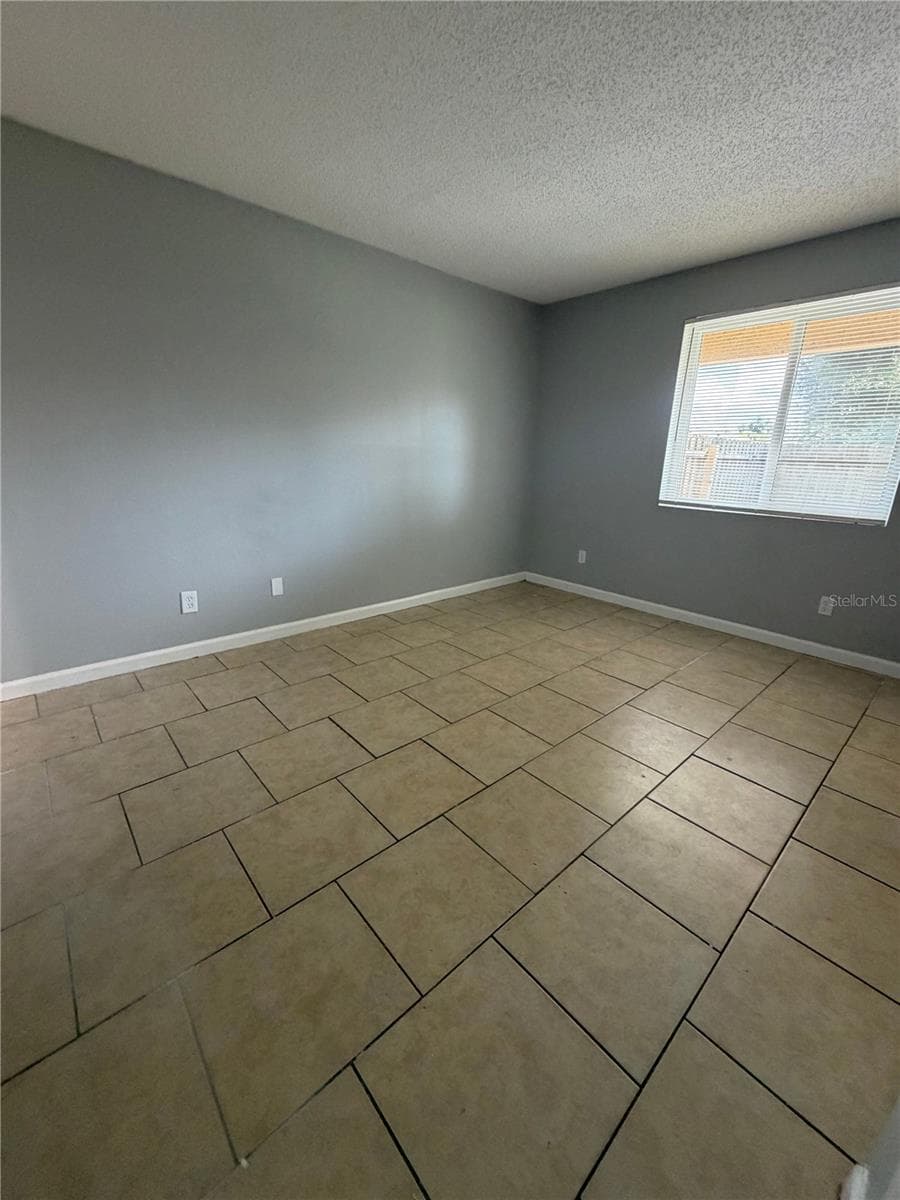 Condominium at 233 THORN TREE PL, BRANDON, photo 7 of 20