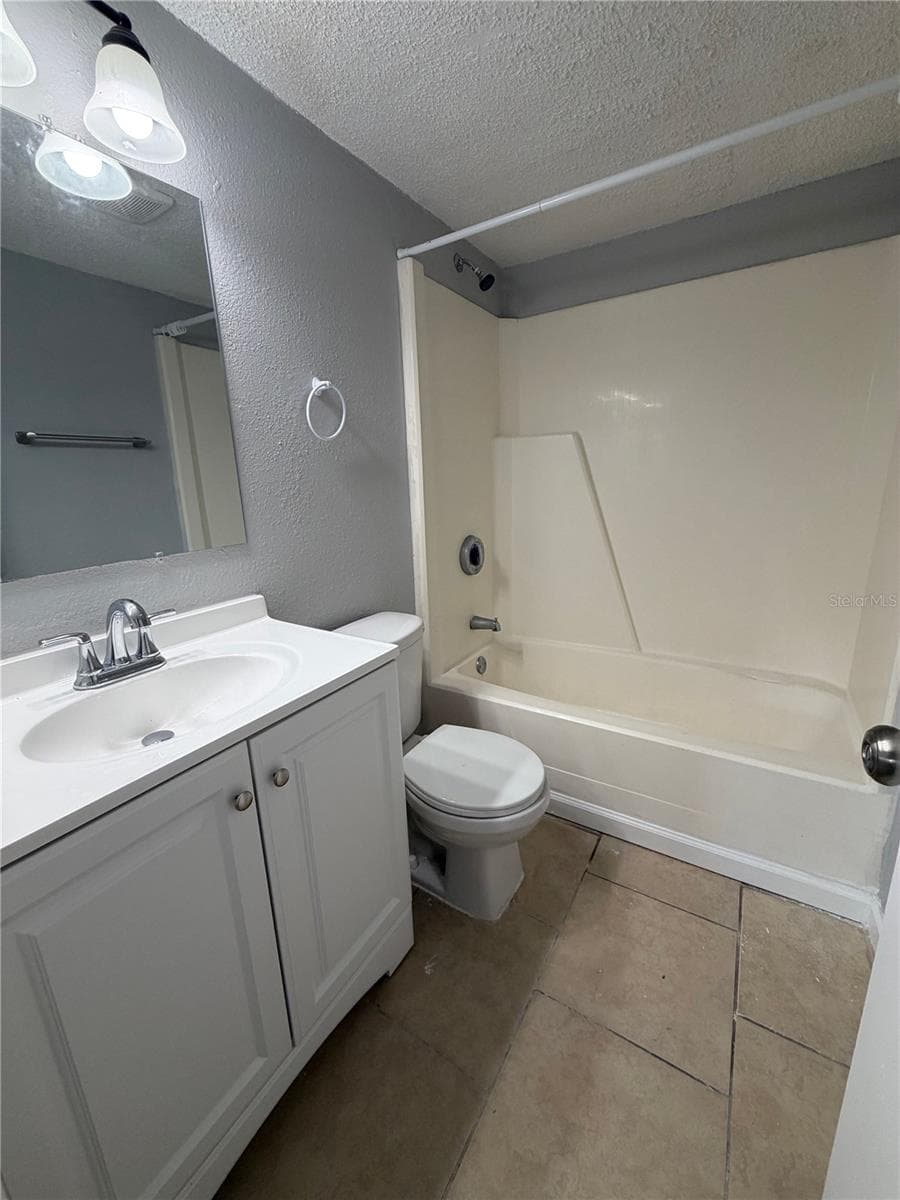 Condominium at 233 THORN TREE PL, BRANDON, photo 9 of 20