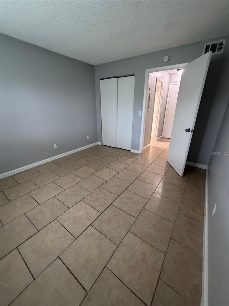 Condominium at 233 THORN TREE PL, BRANDON, photo 11 of 20