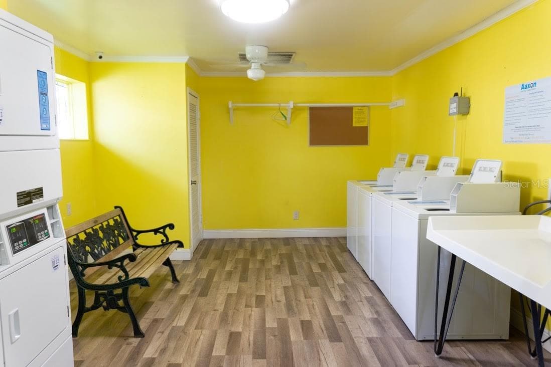 Condominium at 233 THORN TREE PL, BRANDON, photo 18 of 20
