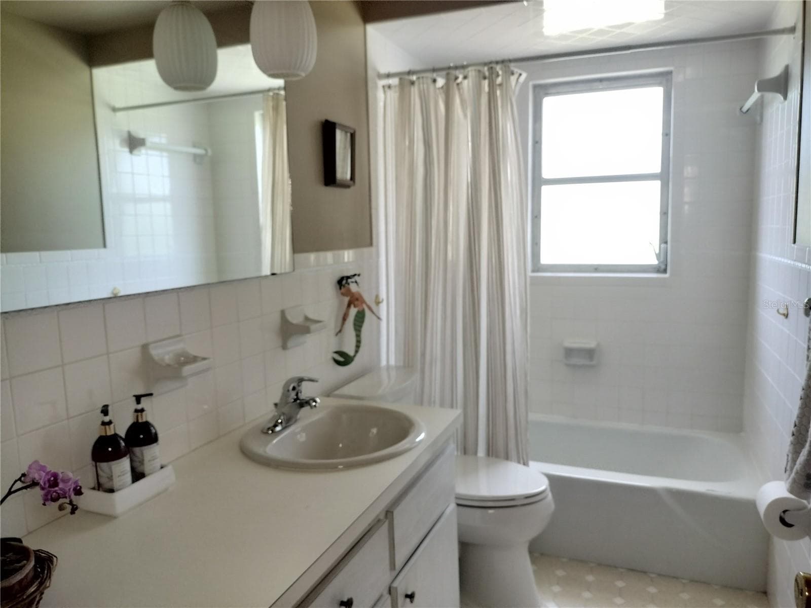 Guest Bathroom - 39133 5TH AVE, ZEPHYRHILLS