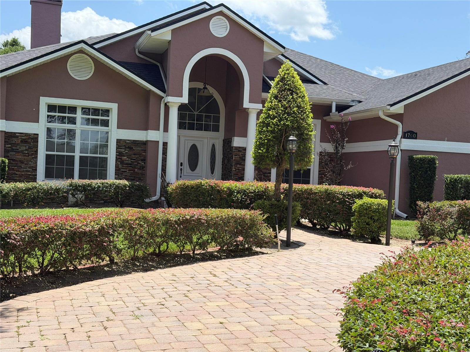 front - 1760 LAKE TERRACE DR, EUSTIS