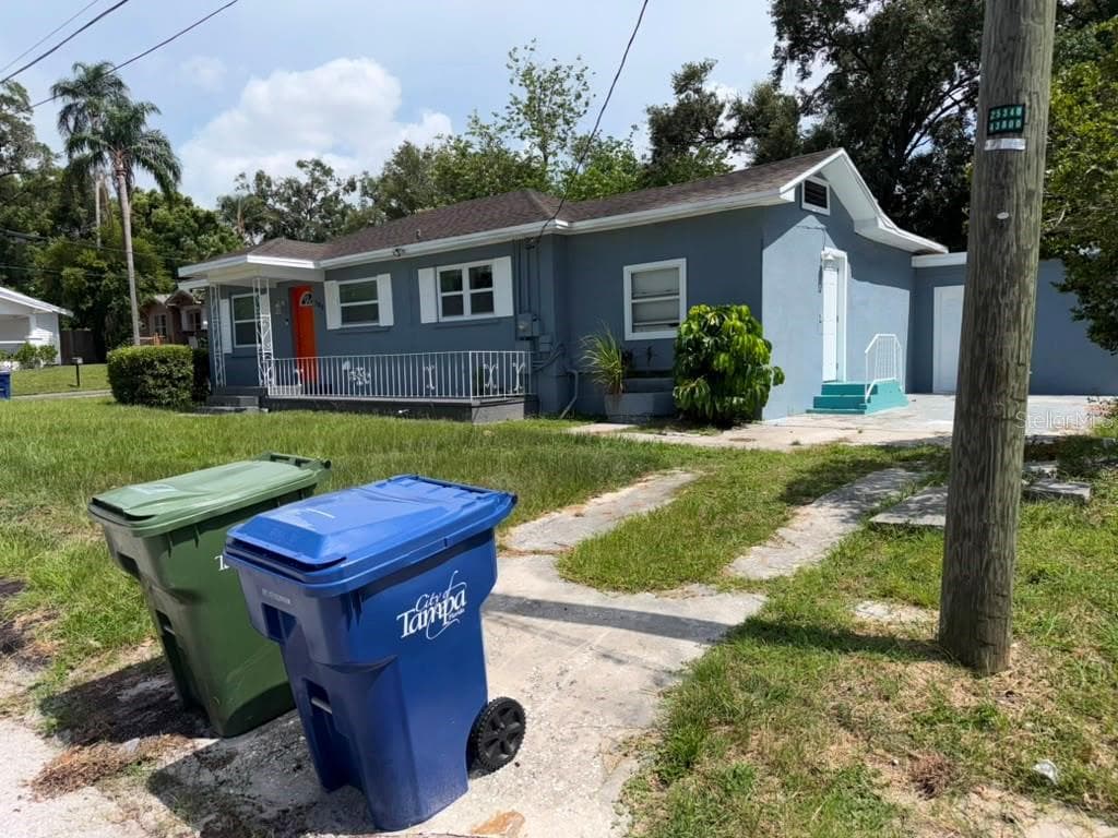 Single Family Residence at 703 E HAMILTON AVE, TAMPA, photo 7 of 99