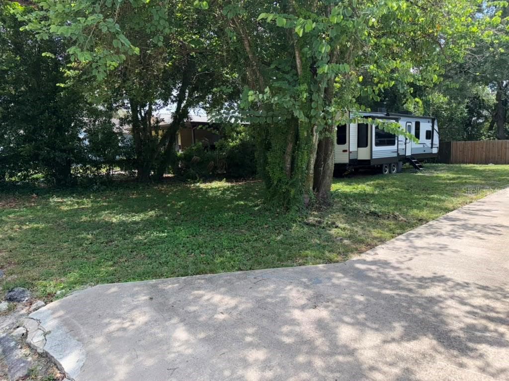 Single Family Residence at 703 E HAMILTON AVE, TAMPA, photo 8 of 99