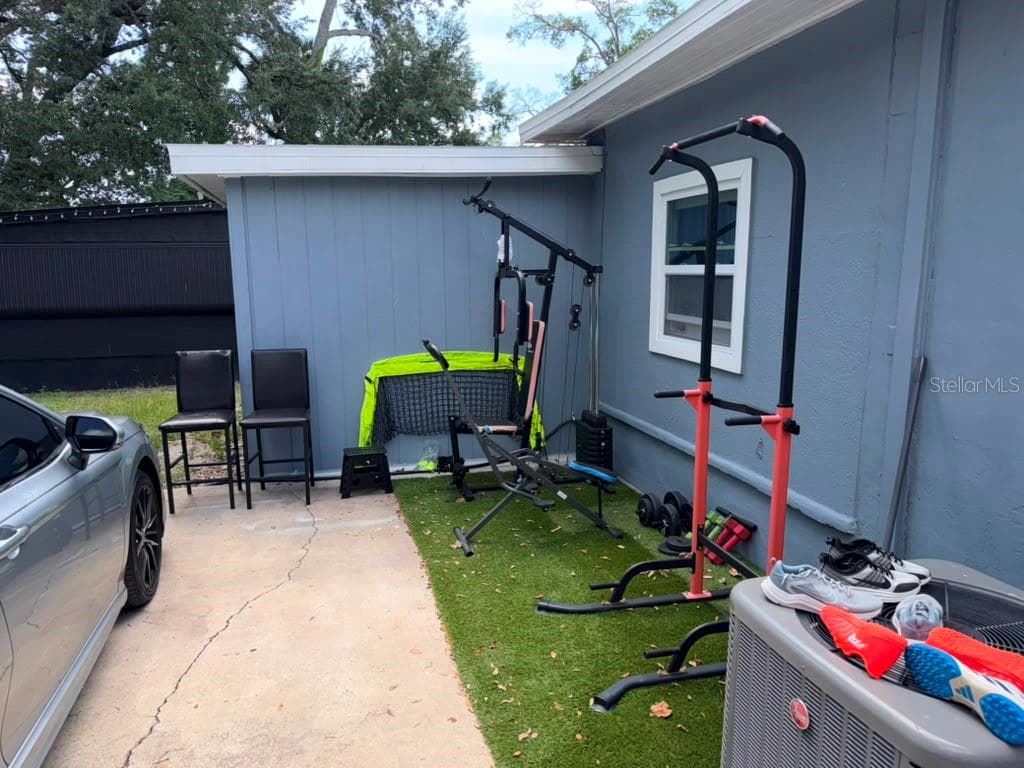 Single Family Residence at 703 E HAMILTON AVE, TAMPA, photo 11 of 99