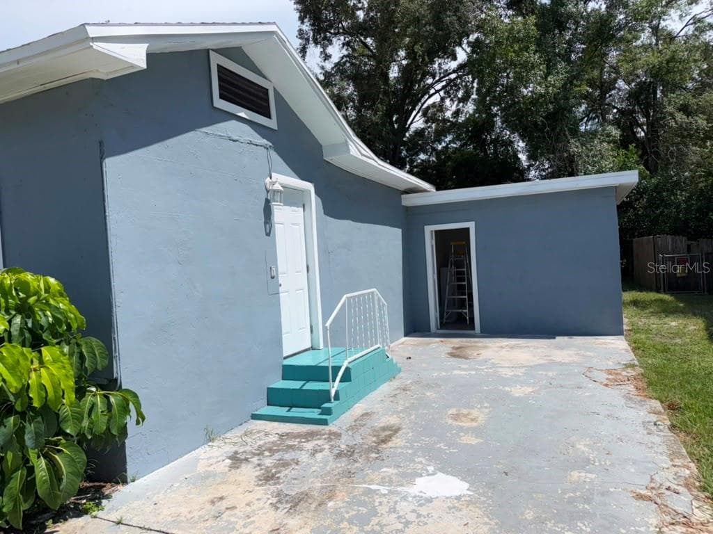 Single Family Residence at 703 E HAMILTON AVE, TAMPA, photo 12 of 99