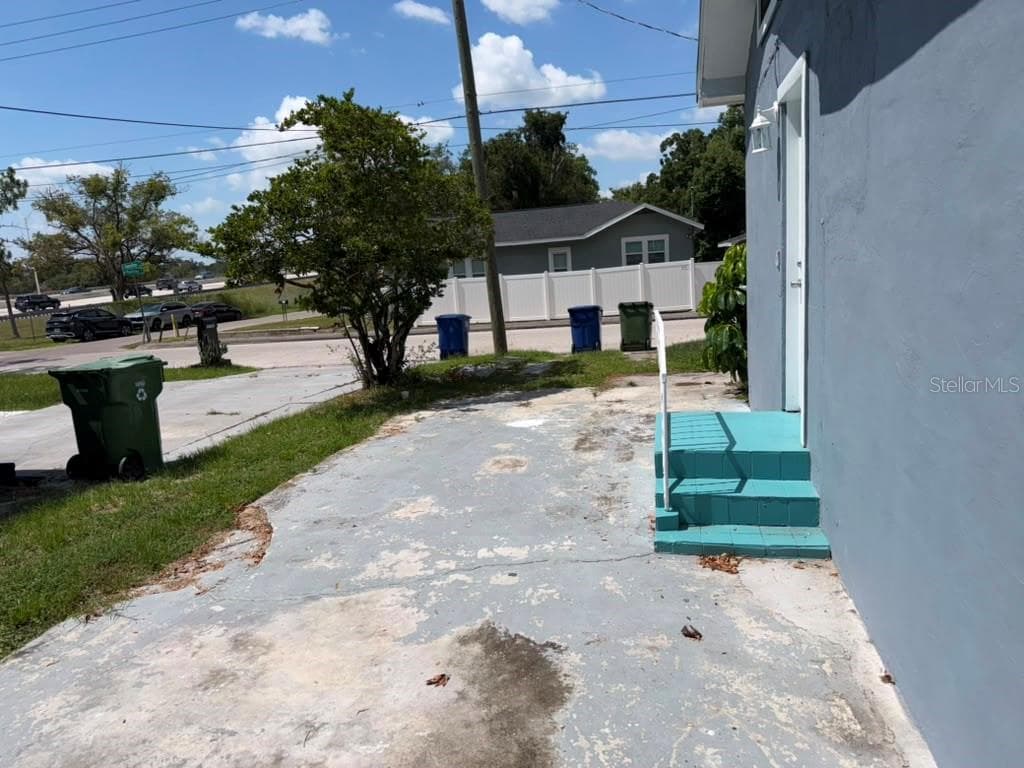 Single Family Residence at 703 E HAMILTON AVE, TAMPA, photo 16 of 99
