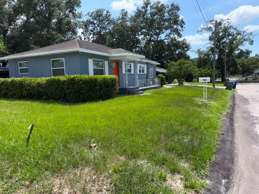 Single Family Residence at 703 E HAMILTON AVE, TAMPA, photo 43 of 99