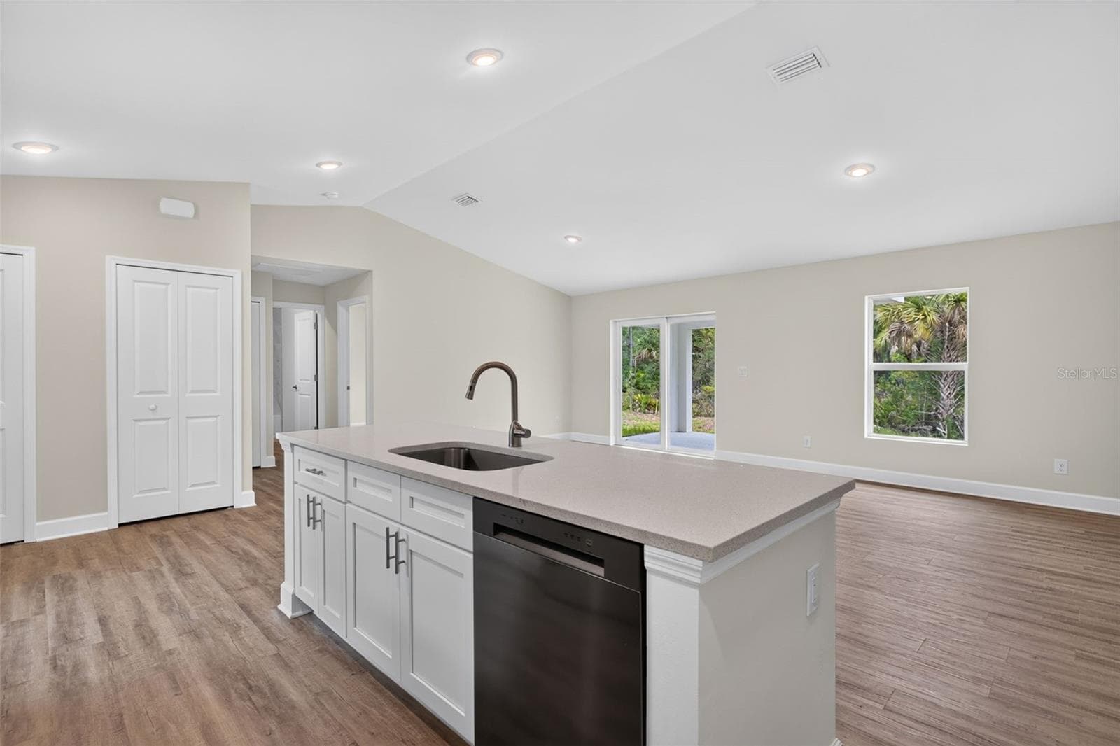 Kitchen with dishwasher - 23477 BRANCH AVE, PORT CHARLOTTE