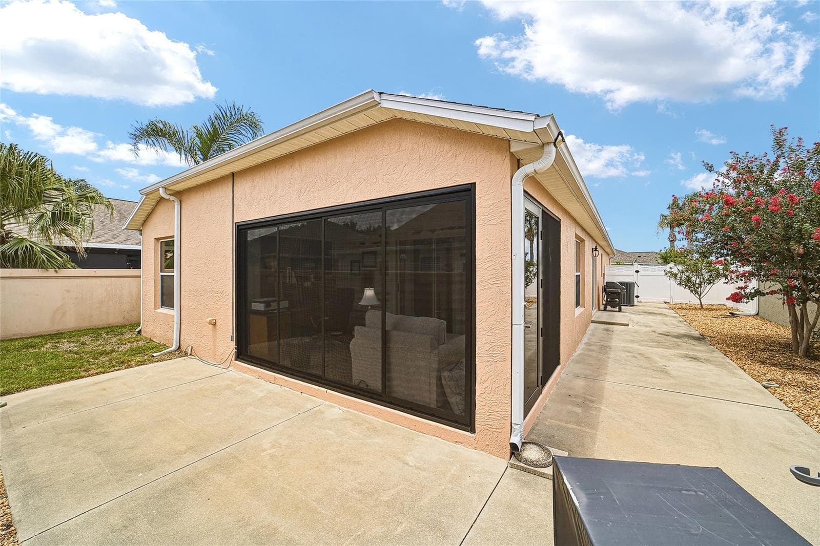 Back of home-plenty of space for outdoor entertaining - 308 ALMERIA ST, THE VILLAGES