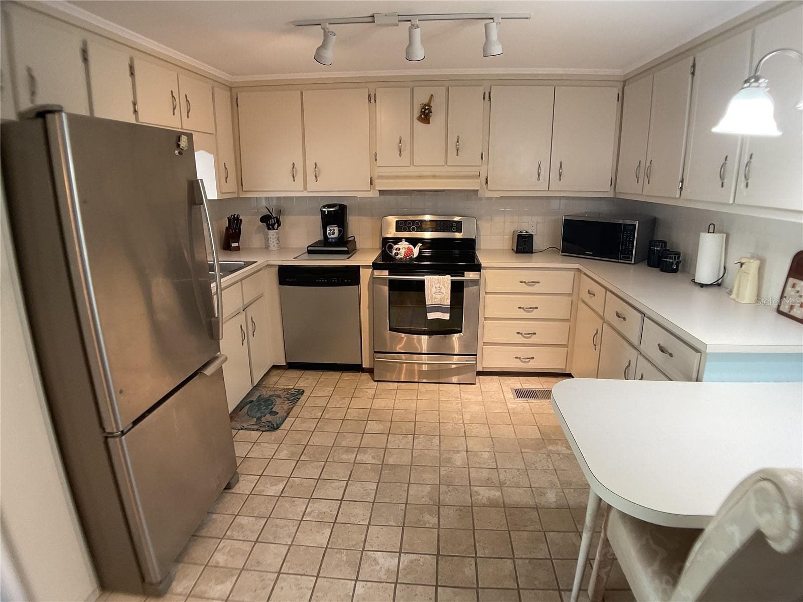 Manufactured Home at 2100 KINGS HIGHWAY TRL #116, PORT CHARLOTTE, photo 5 of 79