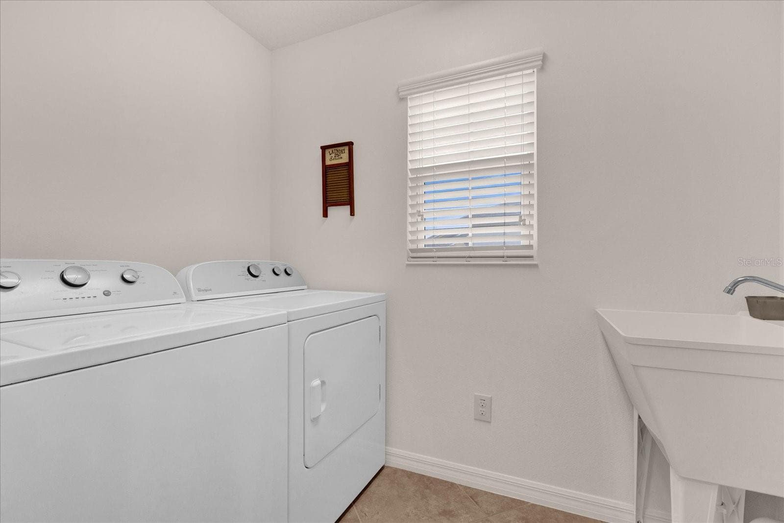 INSIDE LAUNDRY ROOM - 2850 CHARLEVOIX ST, THE VILLAGES