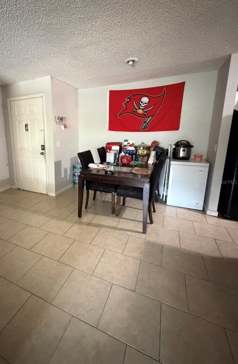 Condominium at 237 RED MAPLE PL, BRANDON, photo 8 of 16