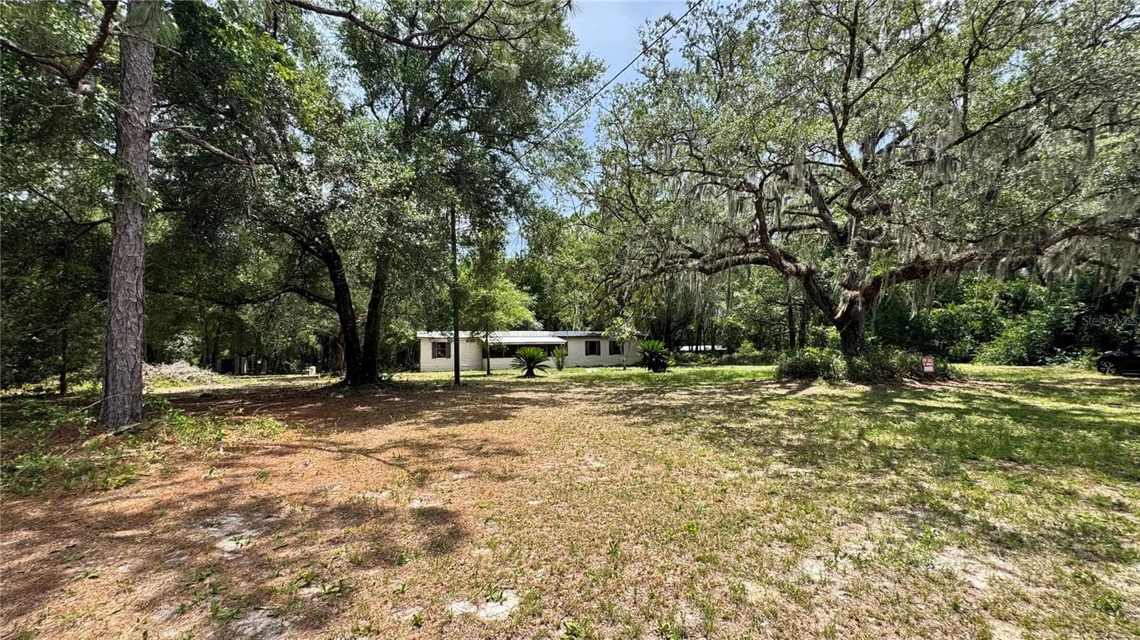 Manufactured Home at 11286 E HIGHWAY 25, BELLEVIEW, photo 2 of 10