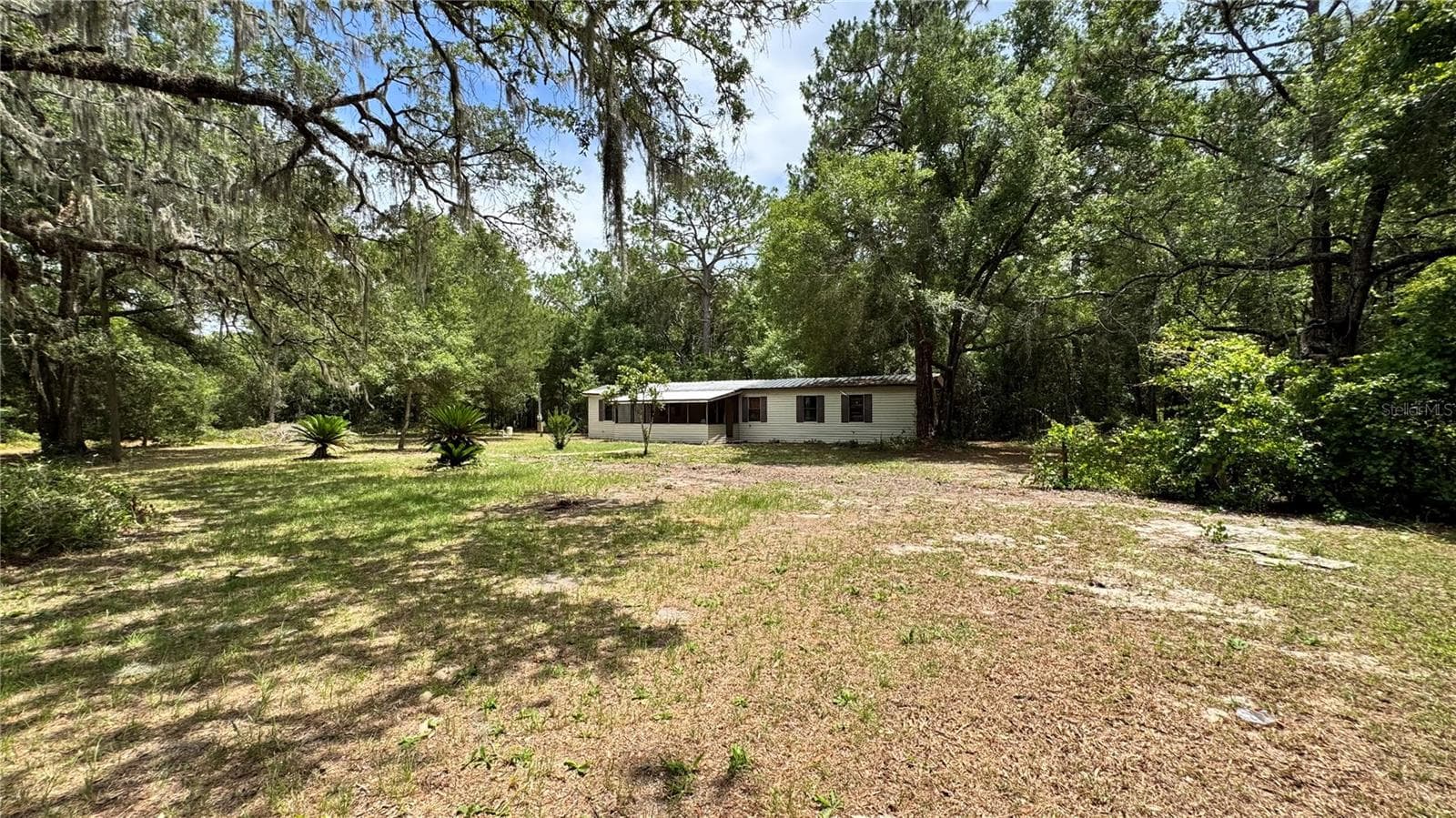 Manufactured Home at 11286 E HIGHWAY 25, BELLEVIEW, photo 3 of 10