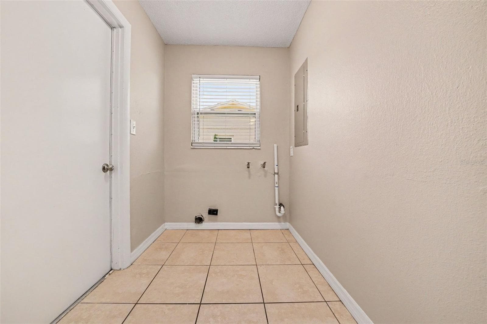 Single Family Residence at 1895 S IVEY LN, ORLANDO, photo 3 of 19