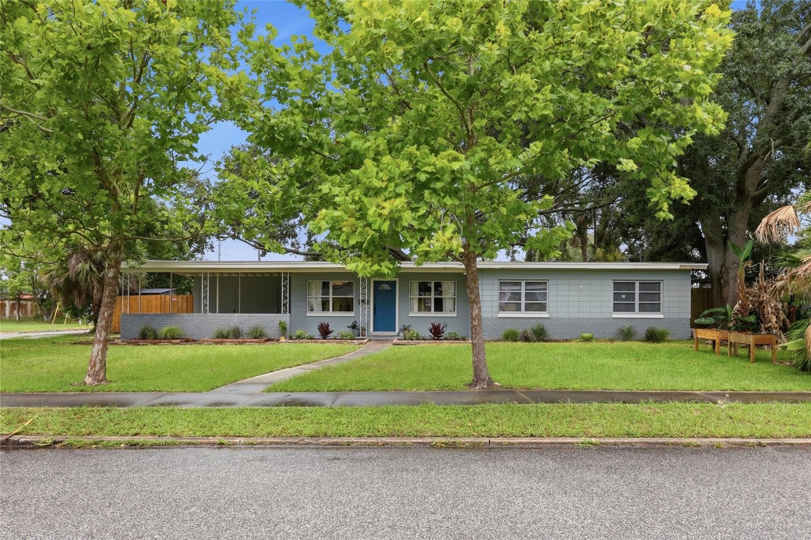 712 MALONE DR