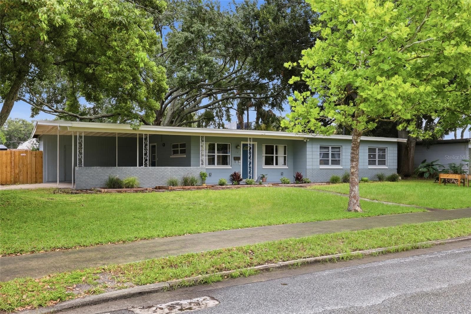 Single Family Residence at 712 MALONE DR, ORLANDO, photo 2 of 32