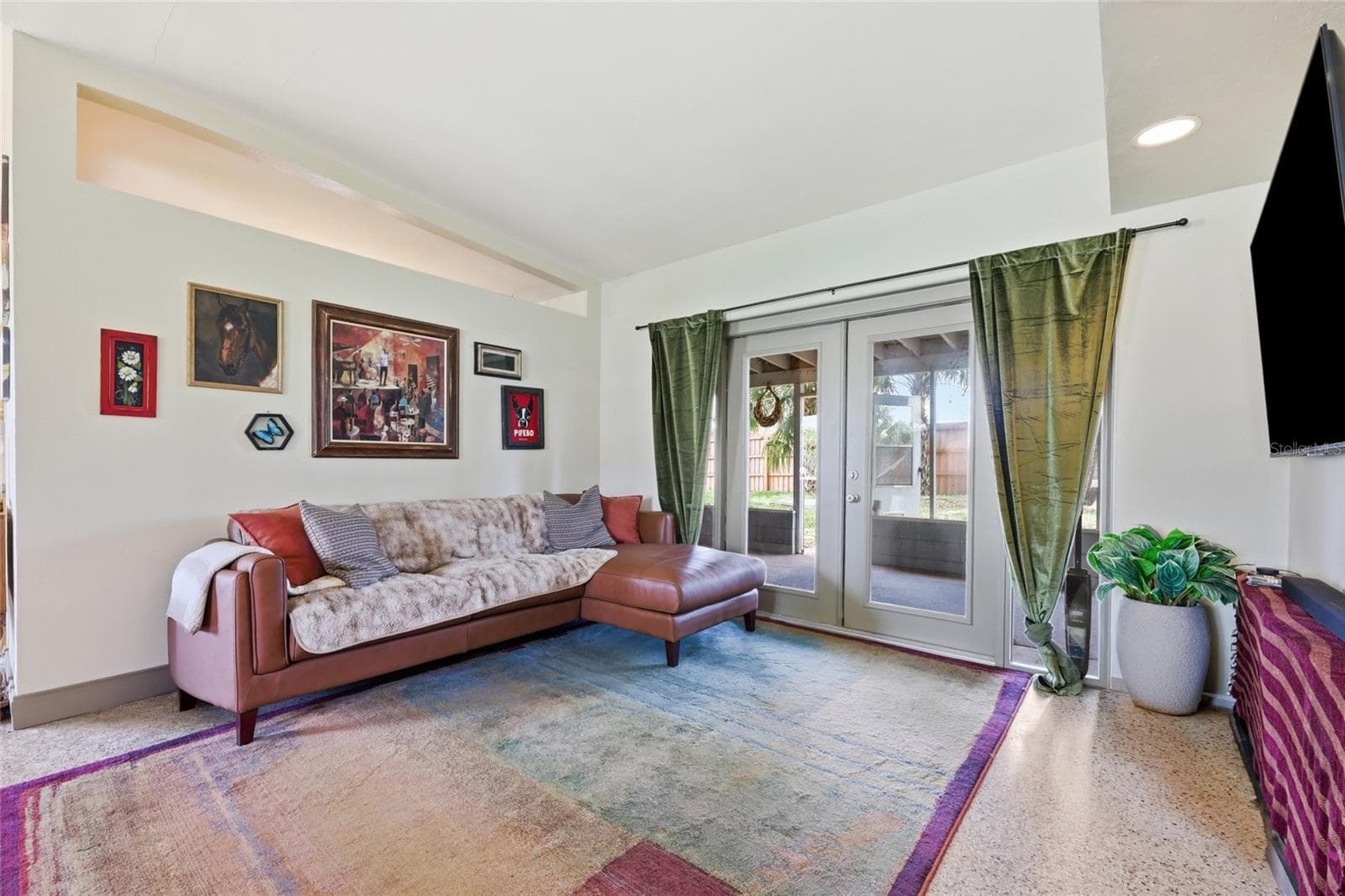 Single Family Residence at 712 MALONE DR, ORLANDO, photo 8 of 32