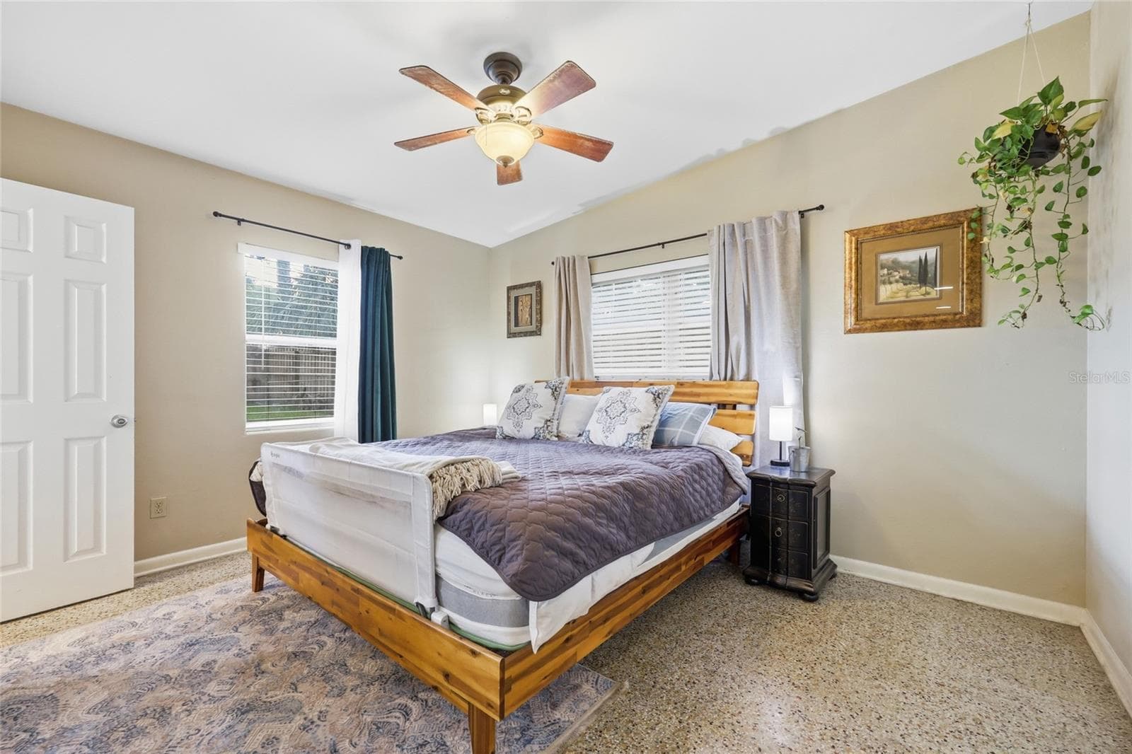 Master bedroom - 712 MALONE DR, ORLANDO