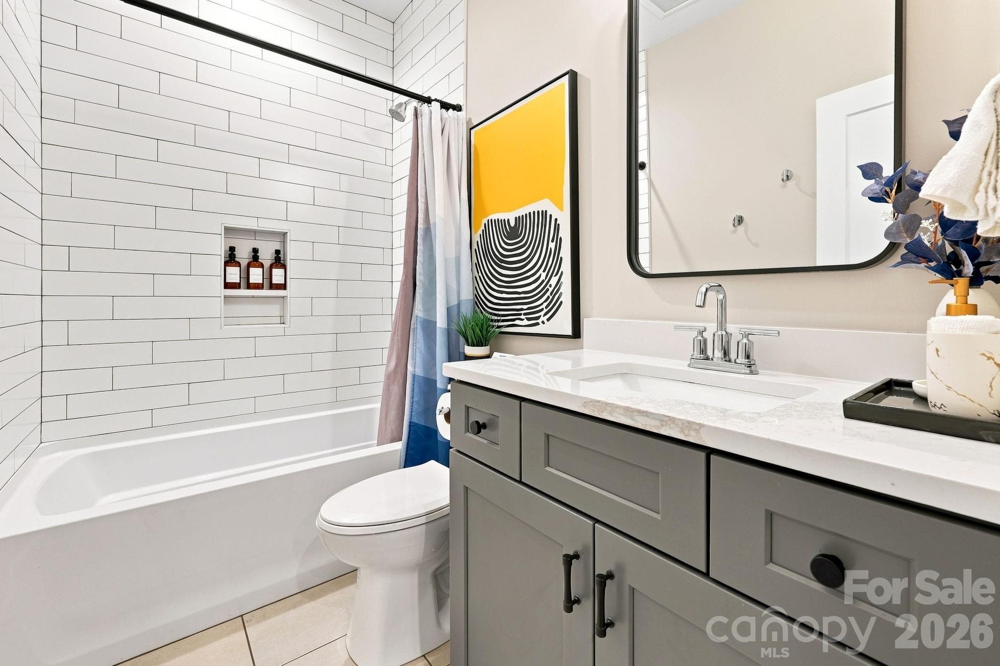 Main level full bath - 322 Goughes Branch Road, Leicester