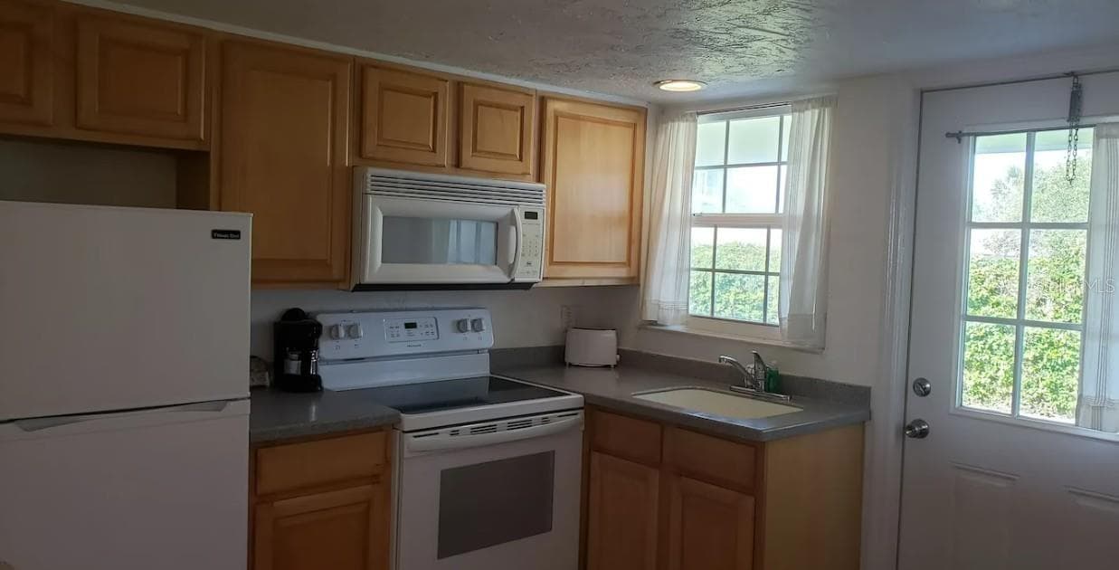 Hotel/Motel at 1700 S ATLANTIC AVE, DAYTONA BEACH, photo 11 of 20