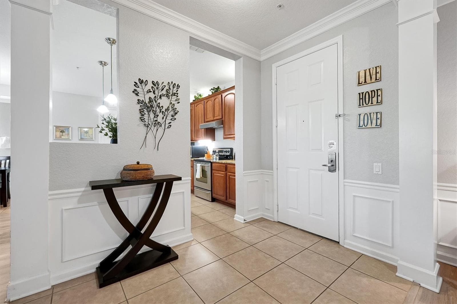 Condominium at 5048 SHOREWAY LOOP #10204, ORLANDO, photo 7 of 49