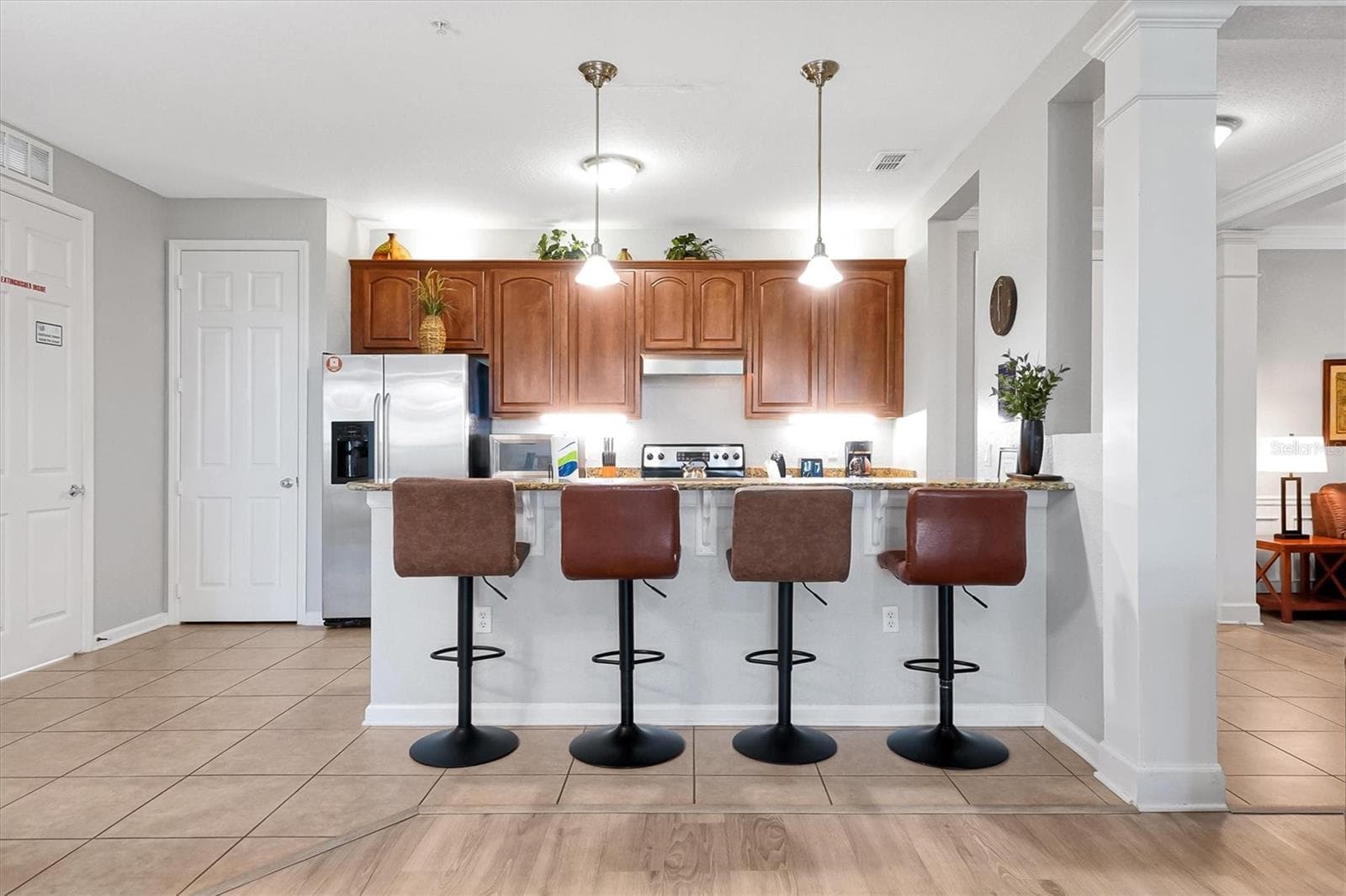 Condominium at 5048 SHOREWAY LOOP #10204, ORLANDO, photo 11 of 49