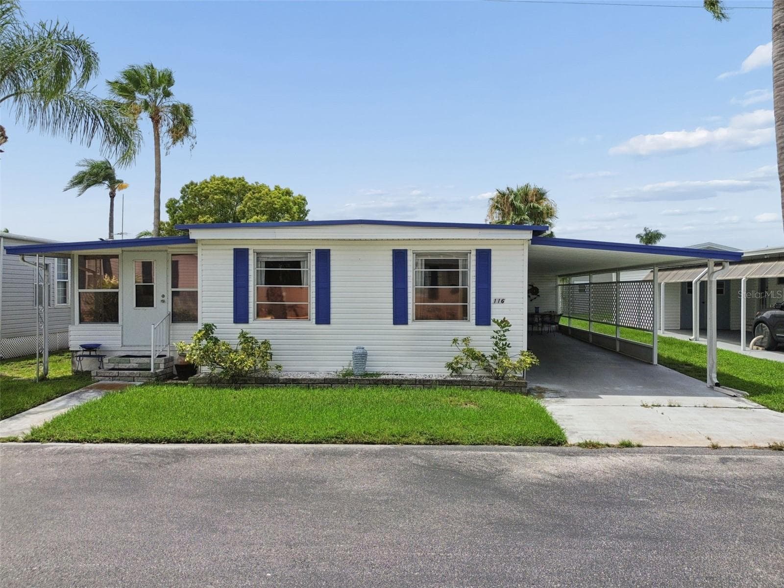 Front exposure - 18675 US HIGHWAY 19 N #116, CLEARWATER
