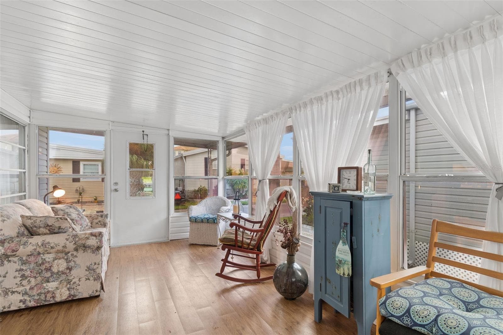 Mobile Home at 18675 US HIGHWAY 19 N #116, CLEARWATER, photo 23 of 70
