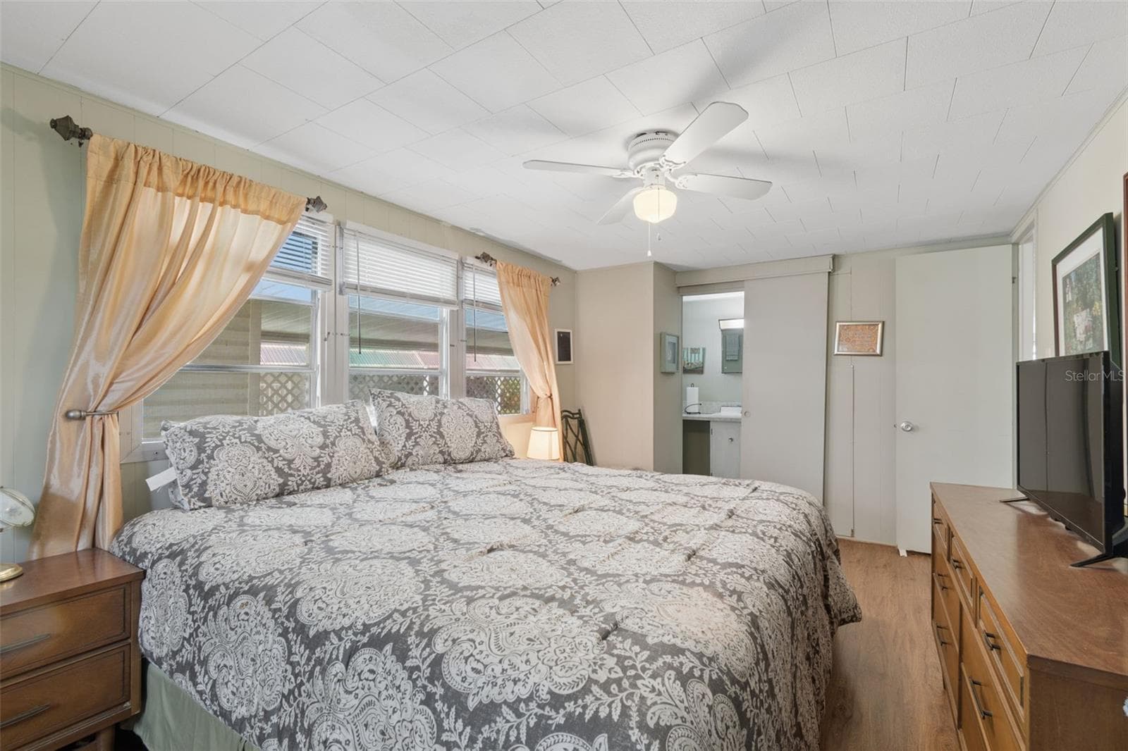 Primary Suite #1 - 18675 US HIGHWAY 19 N #116, CLEARWATER