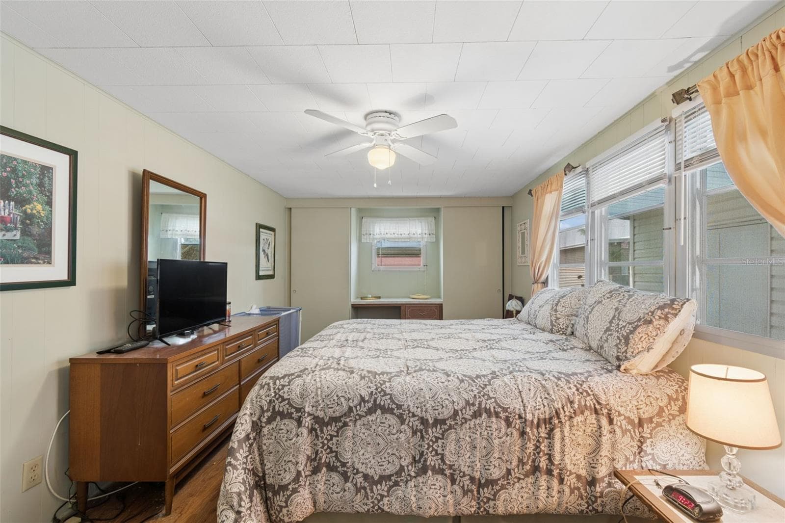Mobile Home at 18675 US HIGHWAY 19 N #116, CLEARWATER, photo 29 of 70