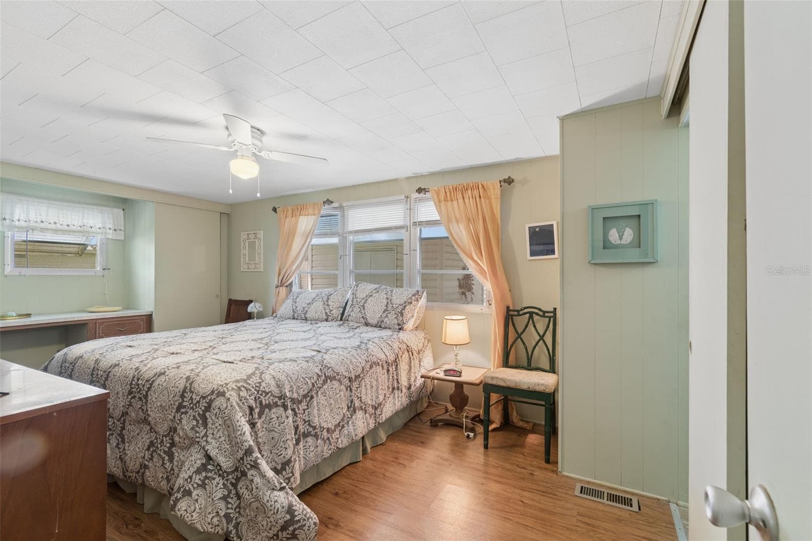 Mobile Home at 18675 US HIGHWAY 19 N #116, CLEARWATER, photo 30 of 70