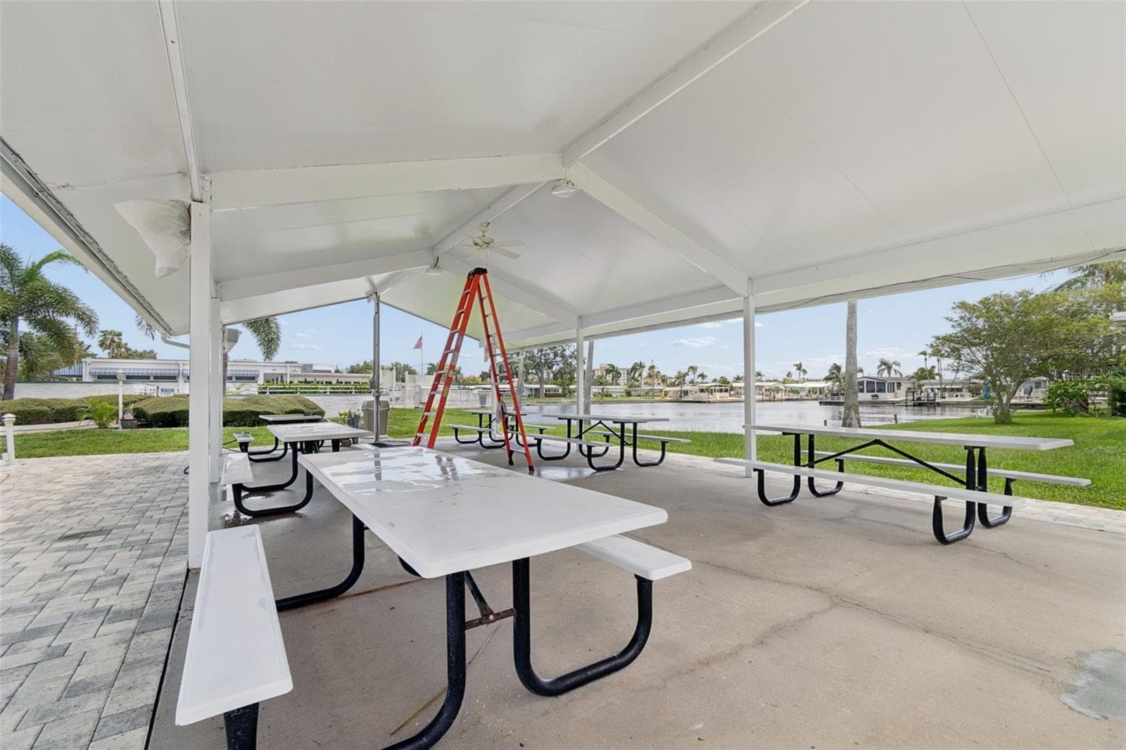 Mobile Home at 18675 US HIGHWAY 19 N #116, CLEARWATER, photo 65 of 70