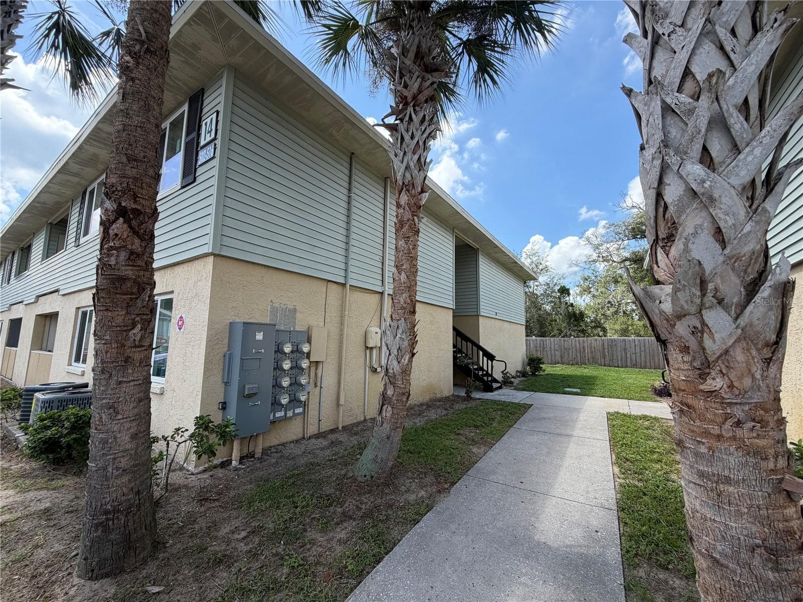 510 GOLDEN RAINTREE PL