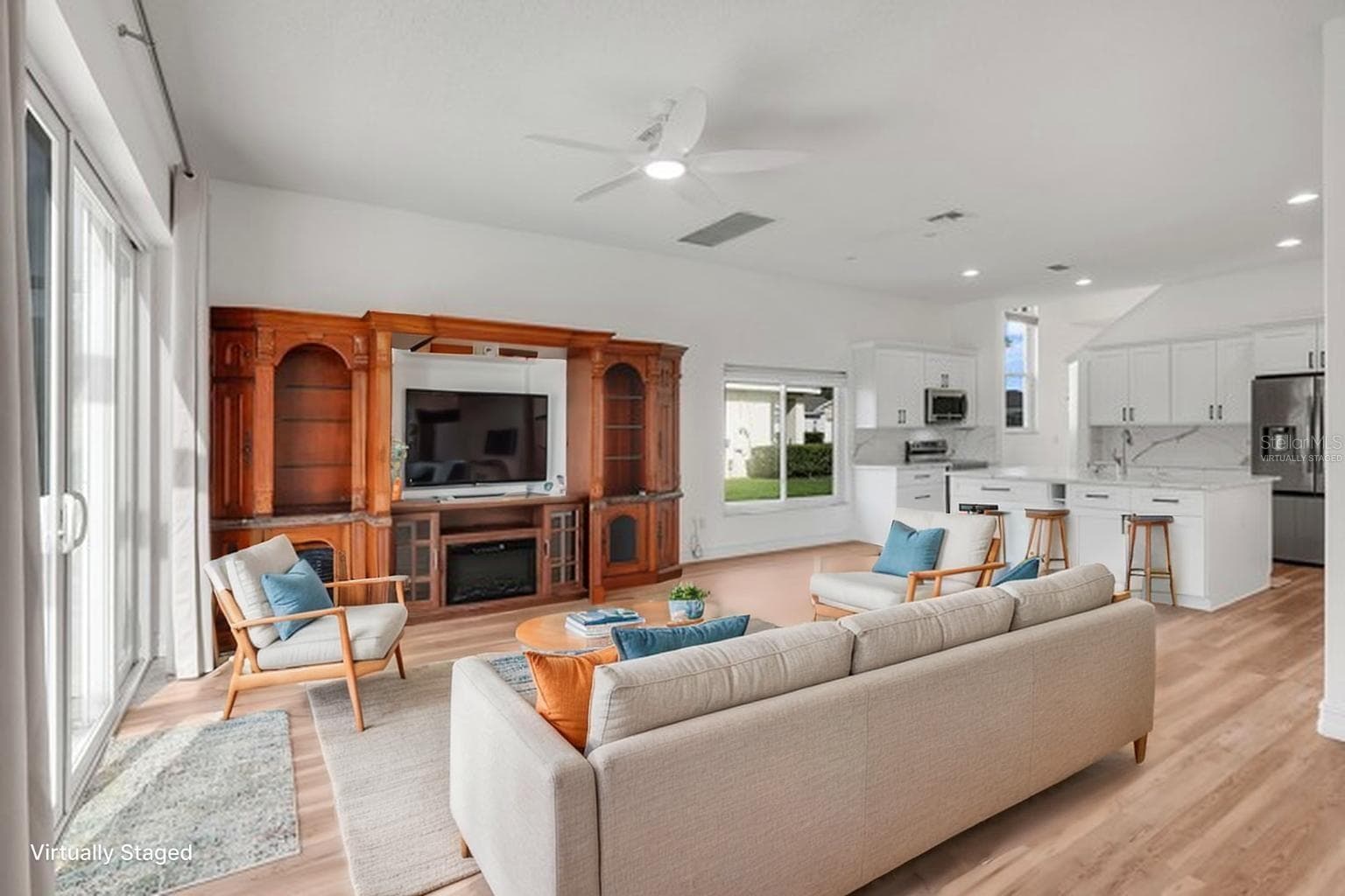 Virtually staged family room - 16740 GLENBROOK BLVD, CLERMONT