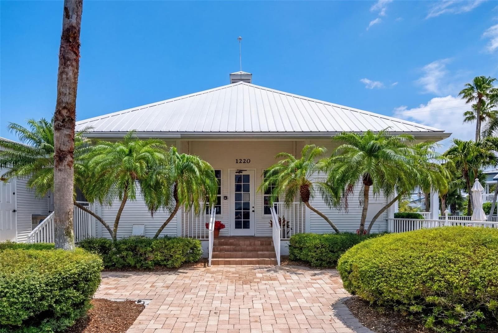 Clubhouse - 1280 DOLPHIN BAY WAY #402, SARASOTA