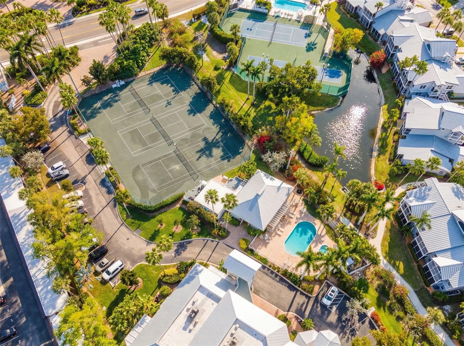 Har-Tru Tennis Courts - 1280 DOLPHIN BAY WAY #402, SARASOTA