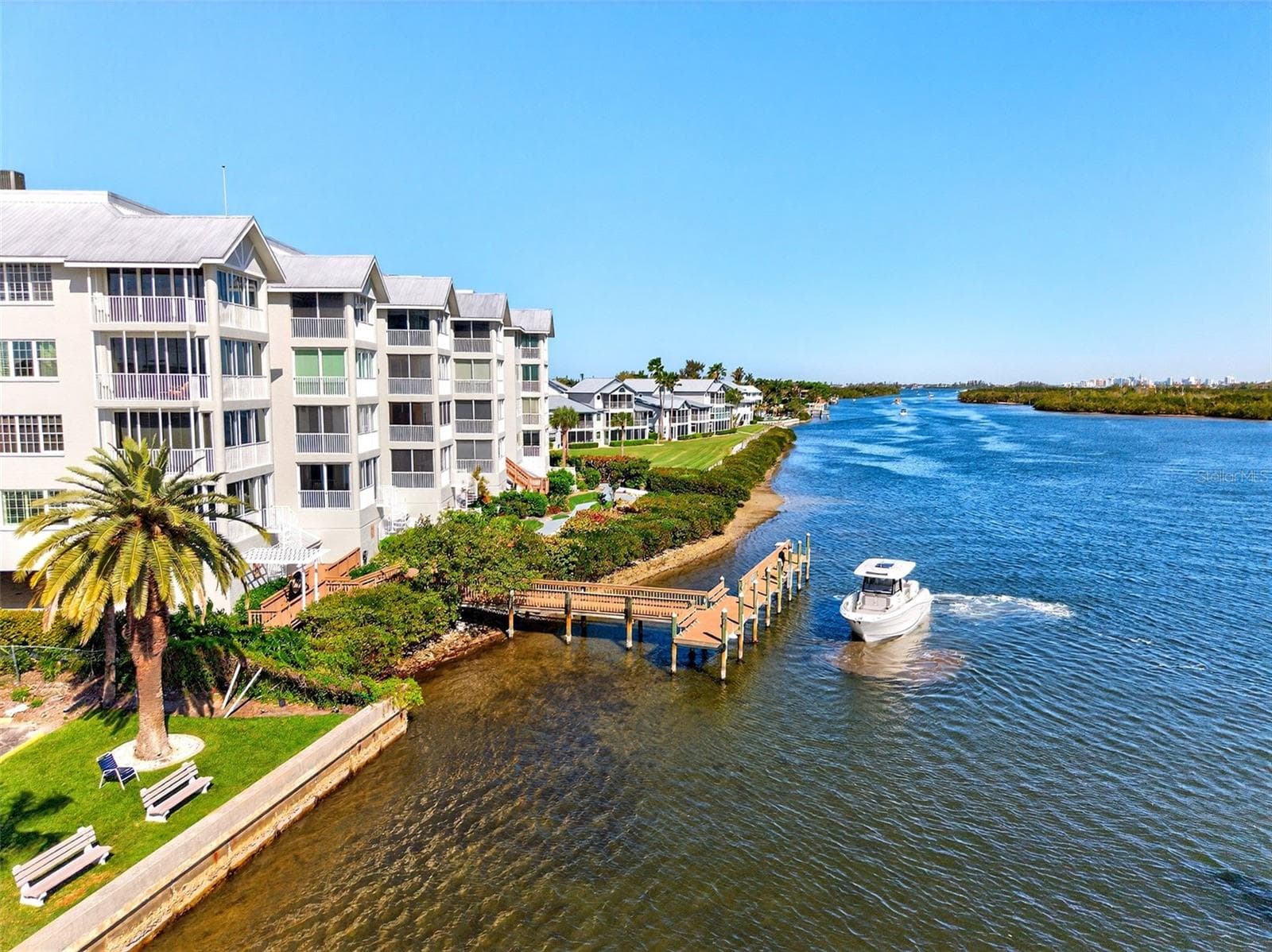 Day Boat Dock - 1280 DOLPHIN BAY WAY #402, SARASOTA