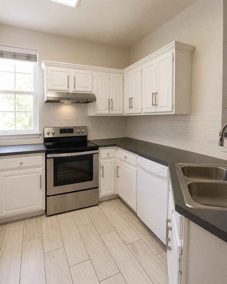 Condominium at 3213 GREENWICH VILLAGE BLVD #102, ORLANDO, photo 5 of 14