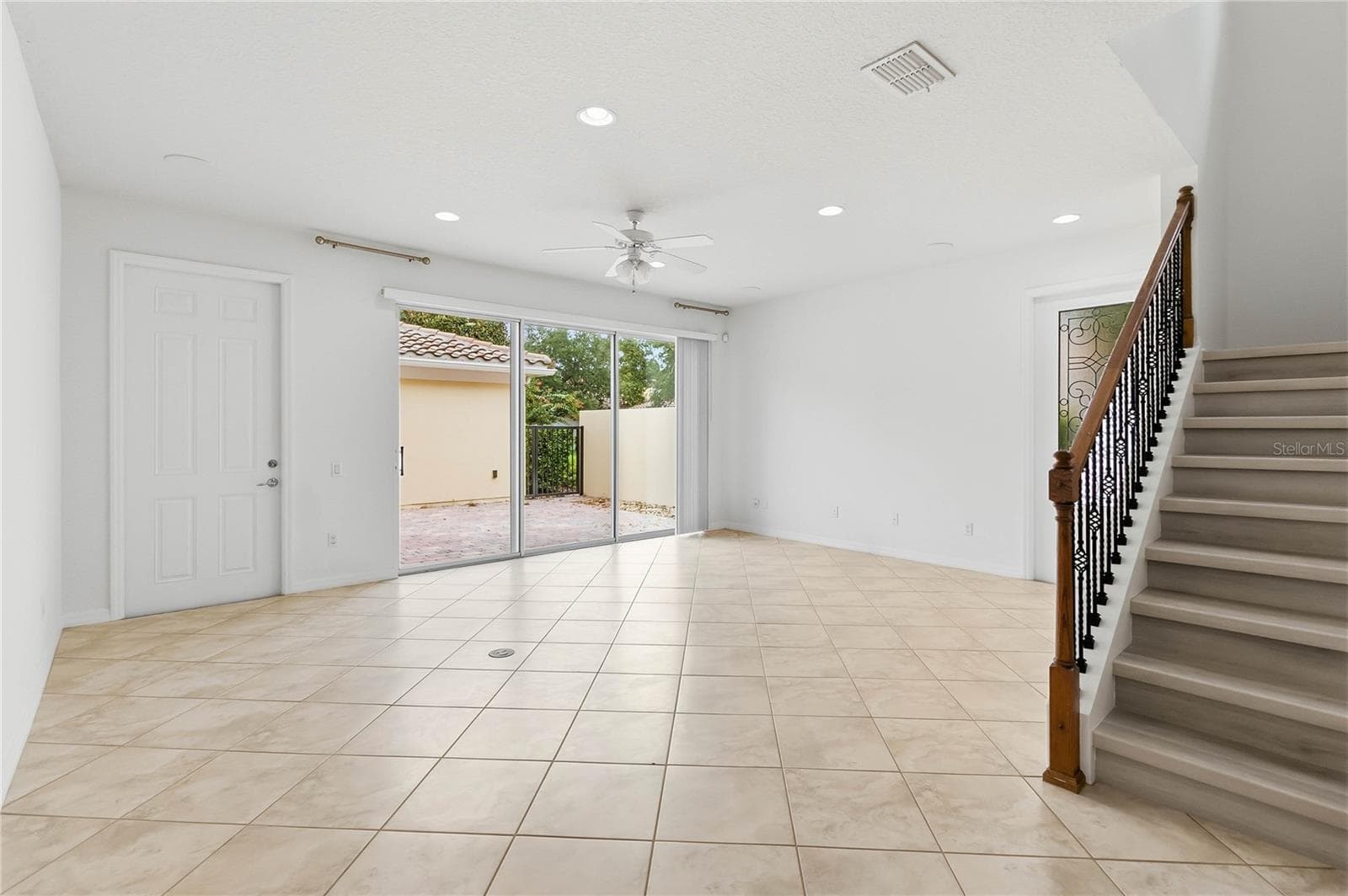 Townhouse at 8681 LOWER VILLAGEWALK CIR, ORLANDO, photo 19 of 62