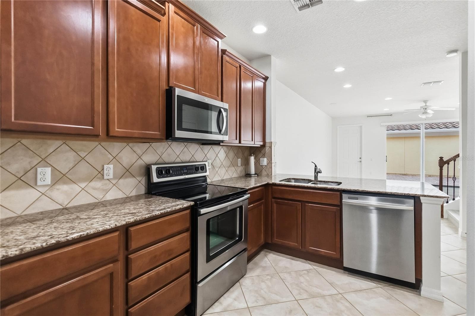 Townhouse at 8681 LOWER VILLAGEWALK CIR, ORLANDO, photo 23 of 62