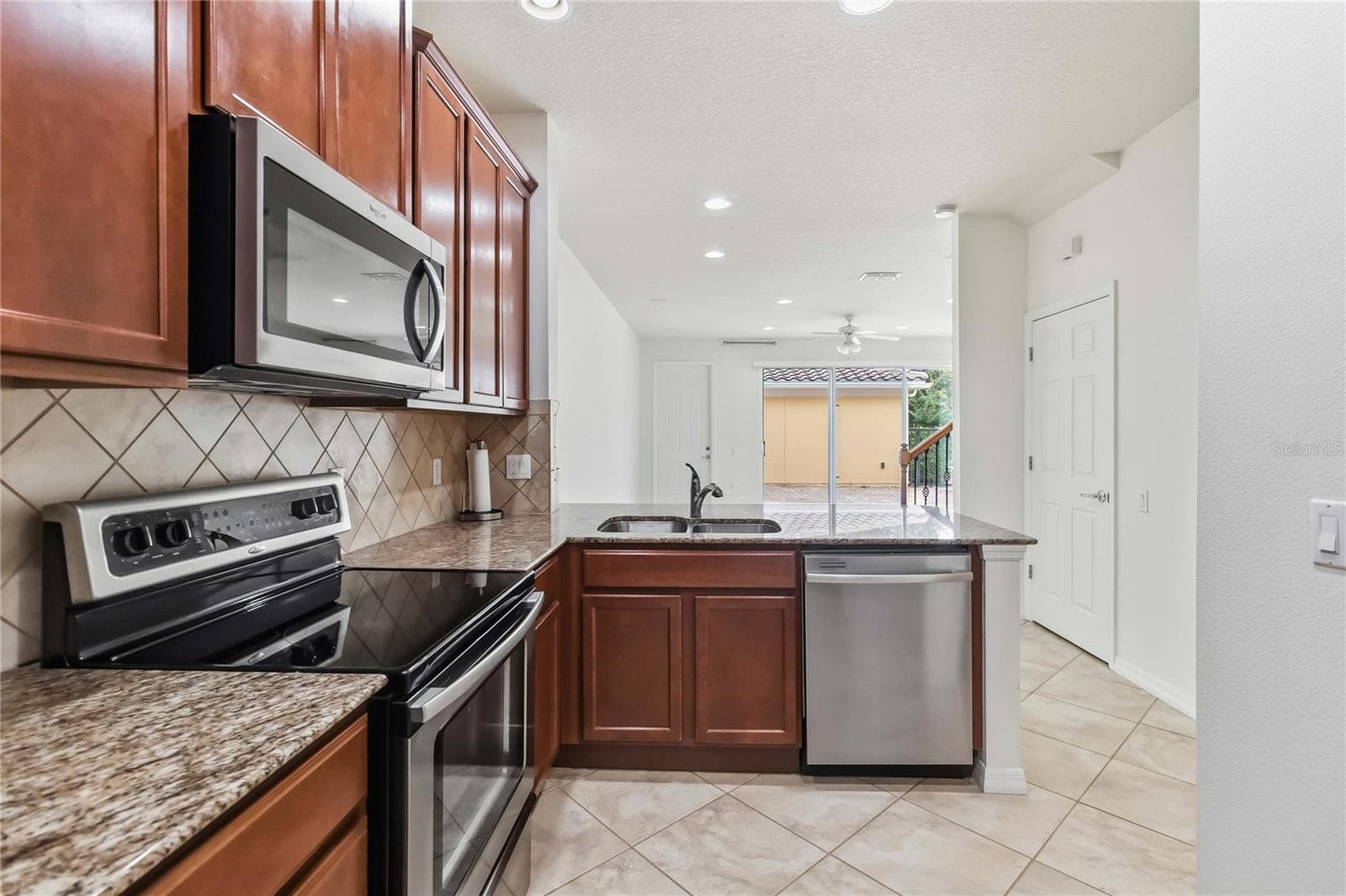 Townhouse at 8681 LOWER VILLAGEWALK CIR, ORLANDO, photo 24 of 62