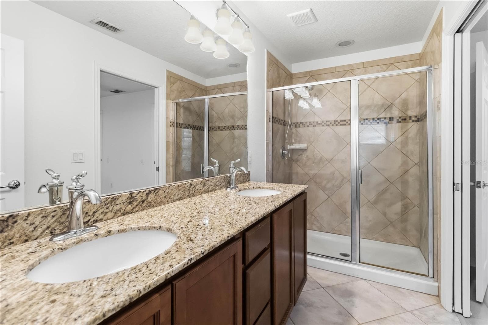 Townhouse at 8681 LOWER VILLAGEWALK CIR, ORLANDO, photo 35 of 62