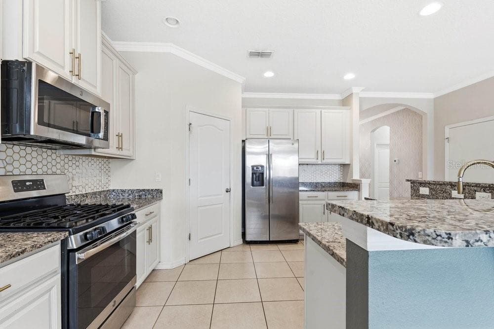 Single Family Residence at 1494 CHELSEA MANOR CIR, DELAND, photo 10 of 39