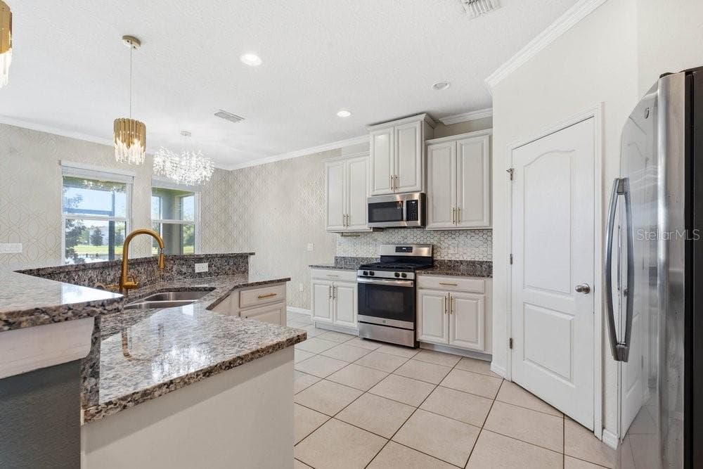 Single Family Residence at 1494 CHELSEA MANOR CIR, DELAND, photo 11 of 39