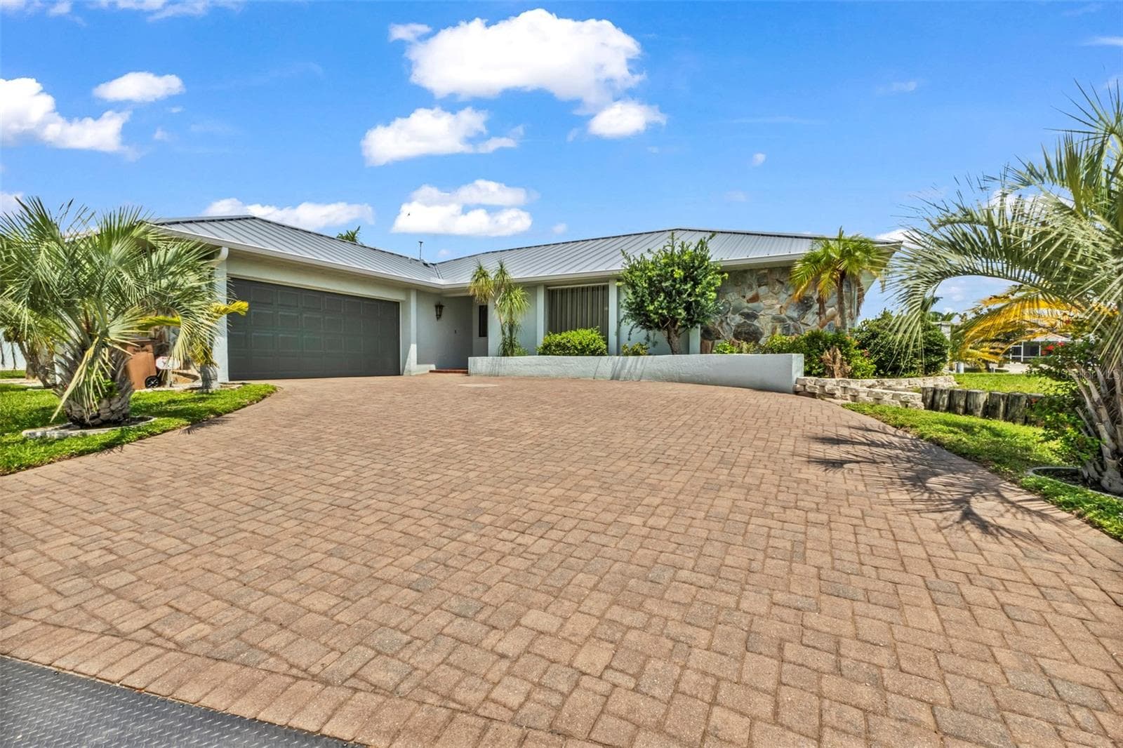 Single Family Residence at 704 BIMINI LN, PUNTA GORDA, photo 34 of 42
