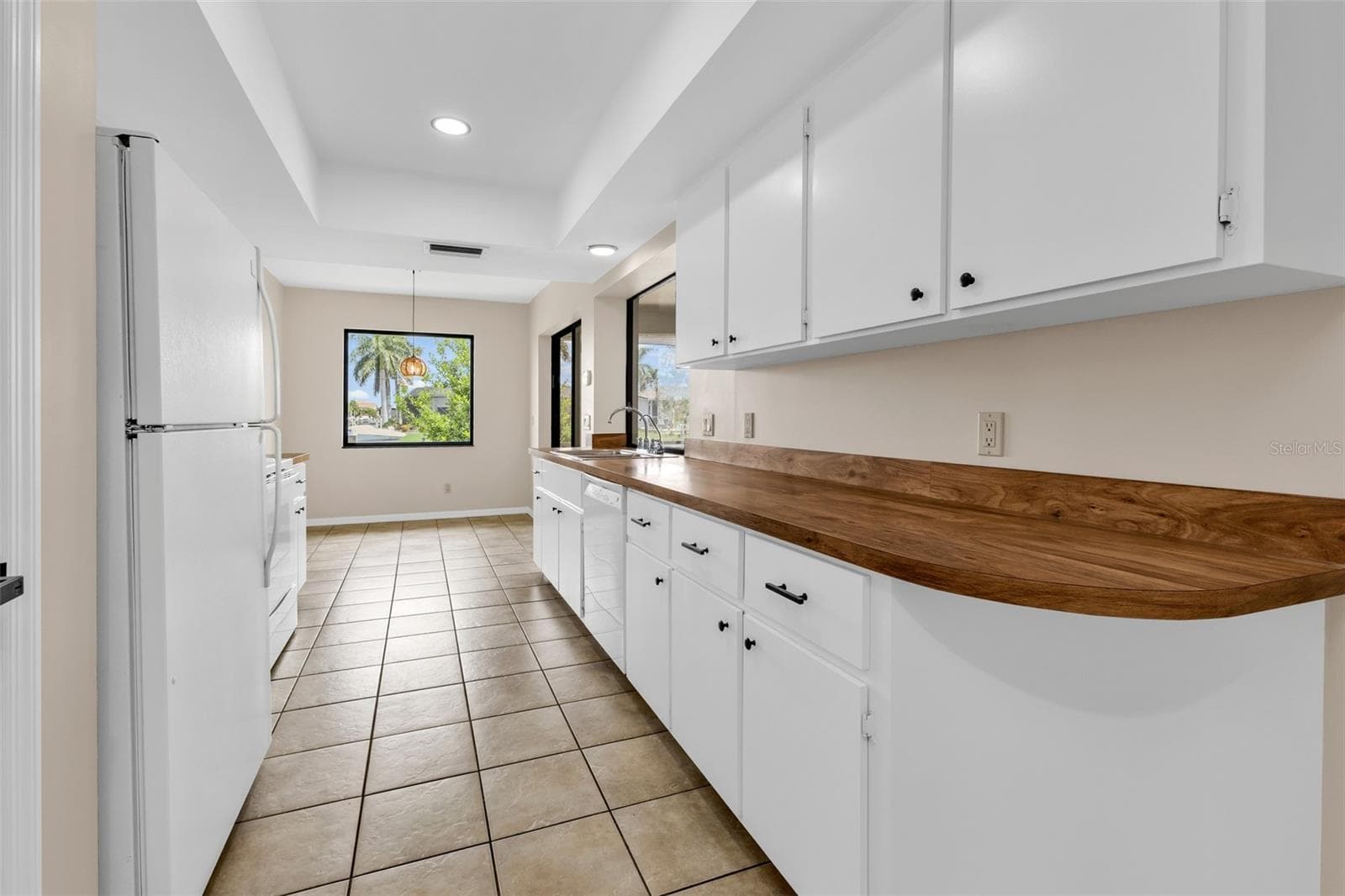 Single Family Residence at 704 BIMINI LN, PUNTA GORDA, photo 8 of 42